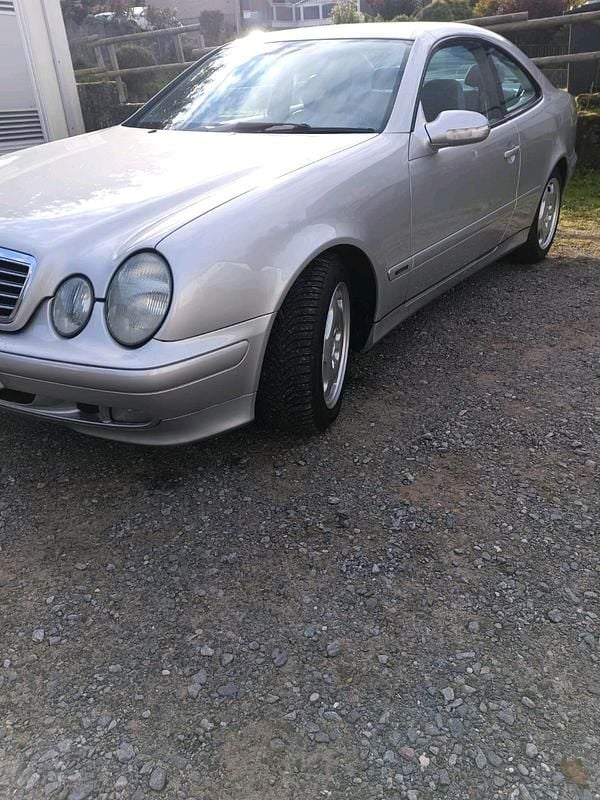 Gebraucht 2000 Mercedes 190 Limousine | 2.250 € (Guter Preis) - Bild 1/4