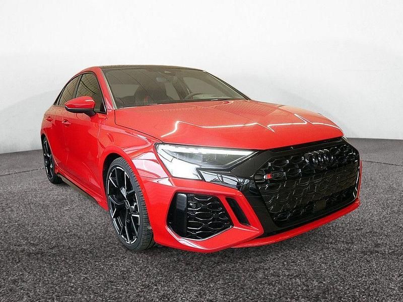 Gebraucht Audi RS3 Ambiente 400 PS (294 kW) 2022 Tangorot metallic Limousine