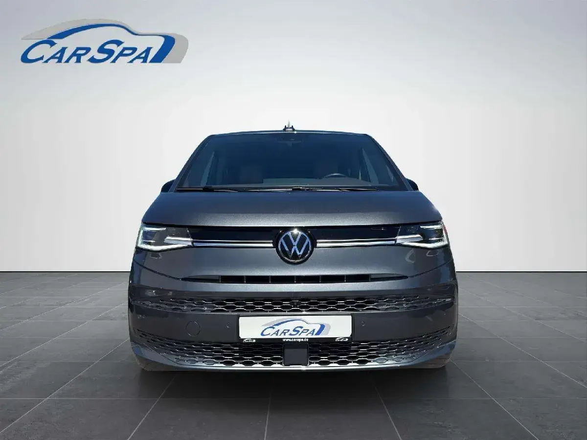 Gebraucht VW Multivan Life 150 PS (110 kW) 2025 Indiumgrau metallic Van / Kleinbus