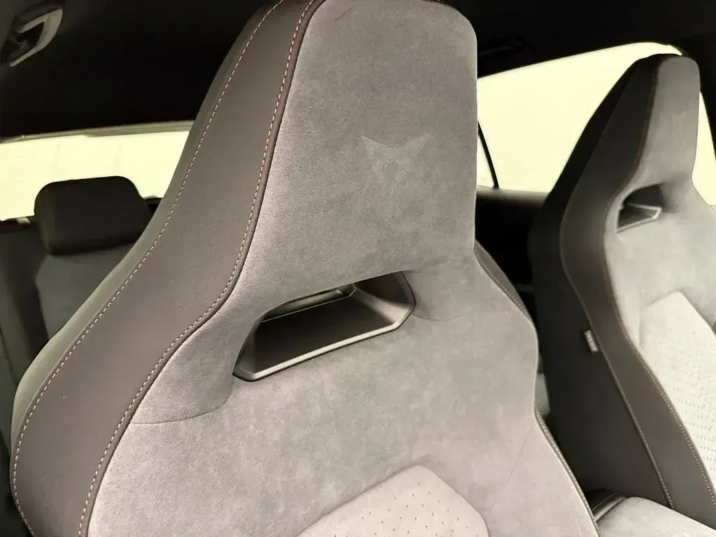 Uusi Cupra Born 169 kW (231 HP) 2026 Sininen Viistoperä