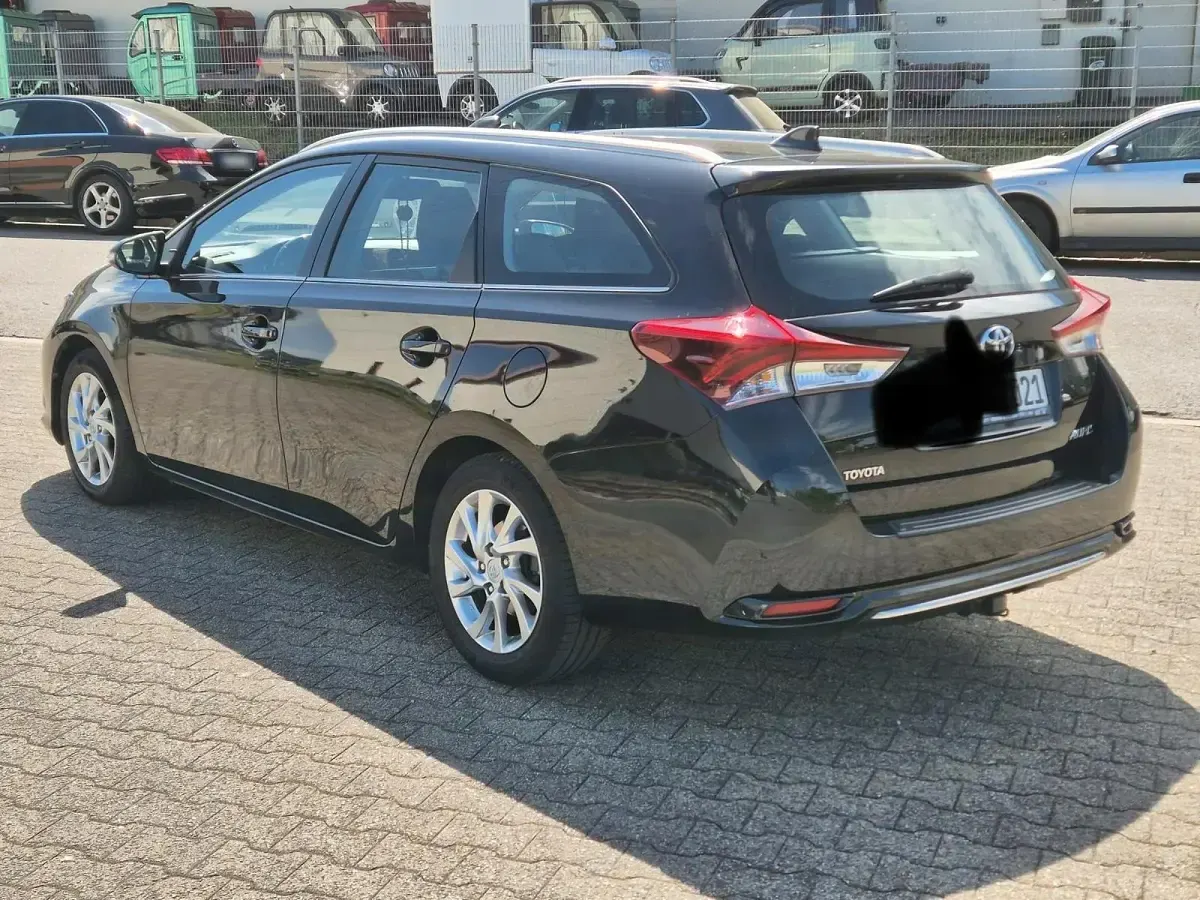 Gebraucht Toyota Auris 110 PS (80 kW) 2015 Schwarz Kombi