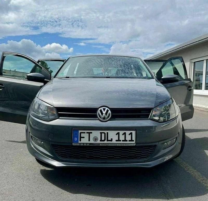 Grau Gebraucht 2009 VW Polo Comfortline Limousine | 3.000 € (Guter Preis) - Bild 1/4