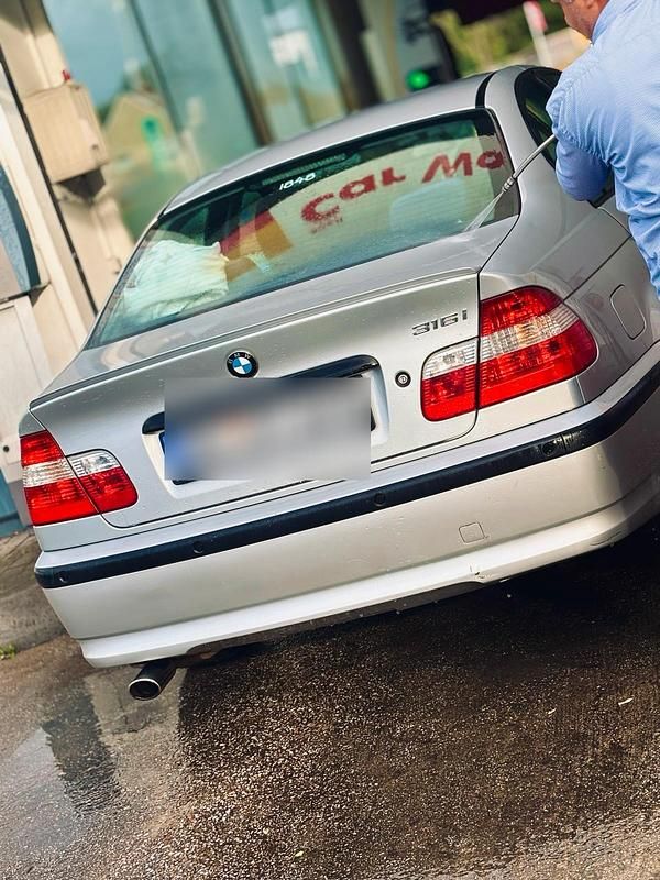 Silber Gebraucht 2002 BMW 316 Limousine | 2.500 € (Fairer Preis) - Bild 1/4