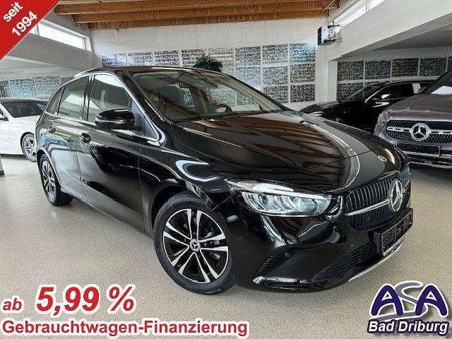 Kosmosschwrzmetallic (schwarz) Gebraucht 2024 Mercedes B200 Advanced Van / Kleinbus | 32.990 € (Fairer Preis) - Bild 1/3