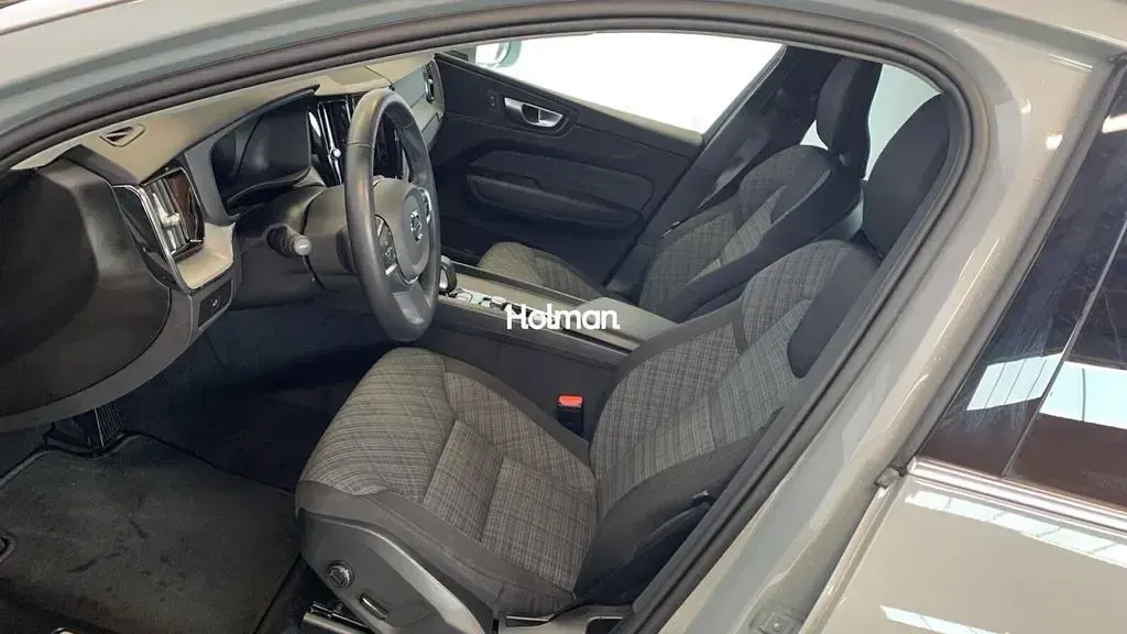 Gebraucht Volvo XC60 Core 197 PS (144 kW) 2024 Grau SUV