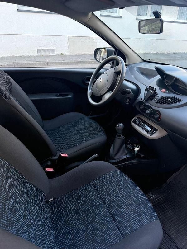 Second-hand Renault Twingo Dynamique 75 CP (55 kW) 2012 Alb Hatchback