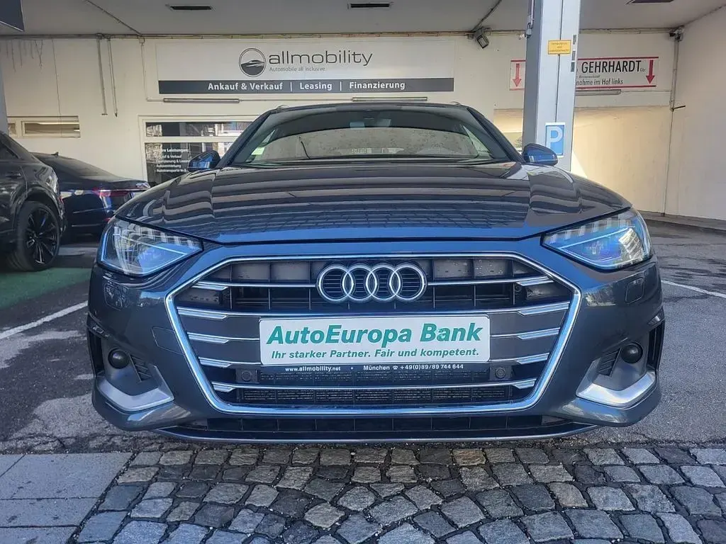 Gebraucht Audi A4 Advanced 163 PS (119 kW) 2023 Grau Kombi