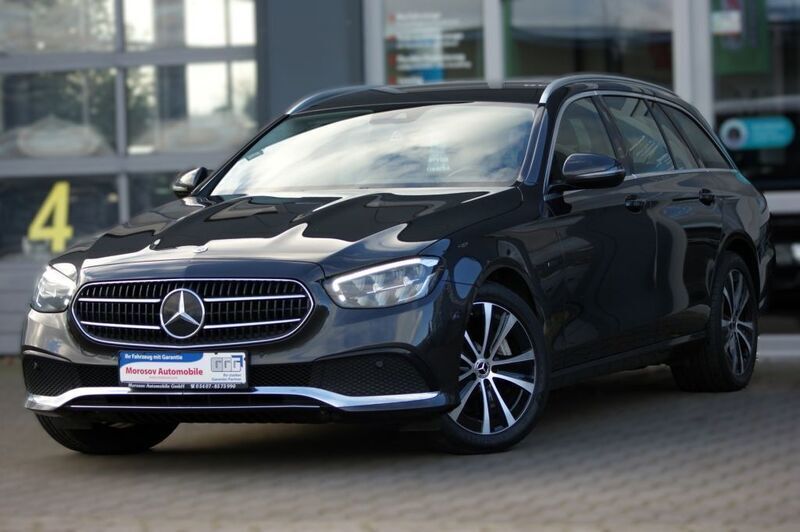 Grau Gebraucht 2020 Mercedes E300 Avantgarde Limousine | 28.900 € (Etwas zu teuer) - Bild 1/4