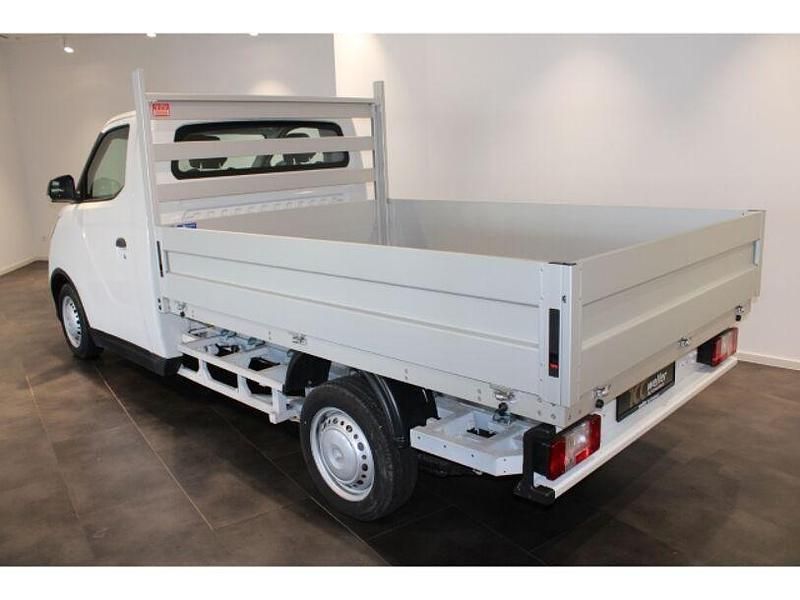 Gebraucht Maxus EV80 66 kW (90 PS) 2025 Weiss Van