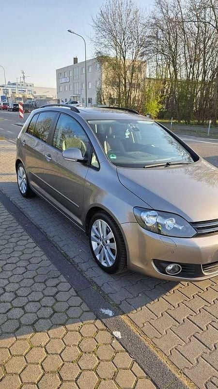 Gebraucht VW Golf VII Life 105 PS (77 kW) 2013 Bronze Limousine