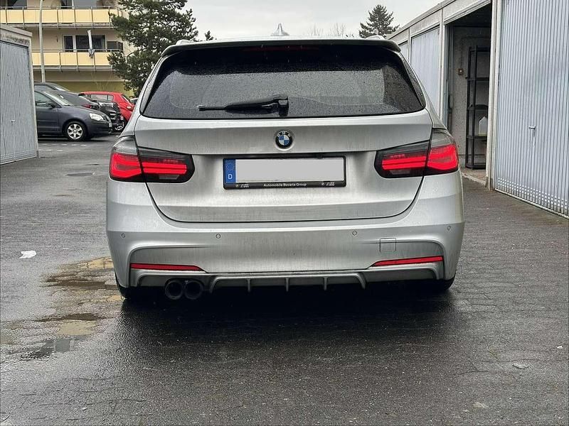 Gebraucht BMW 320 Sport Line 194 PS (142 kW) 2013 Grau Kombi