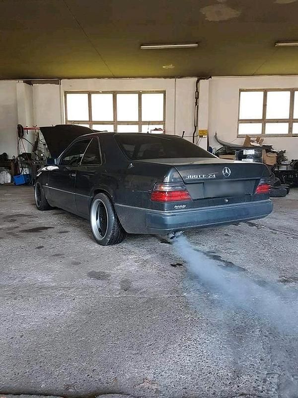 Gebraucht Mercedes 300 270 PS (198 kW) 1989 Andere farben Coupé