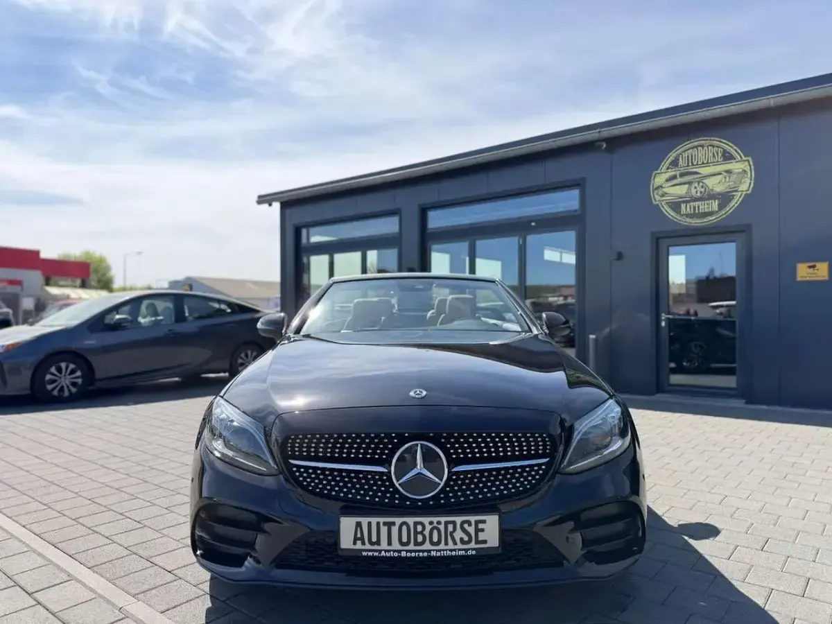 Gebraucht Mercedes C300 AMG 258 PS (189 kW) 2019 Obsidianschwarz Cabrio