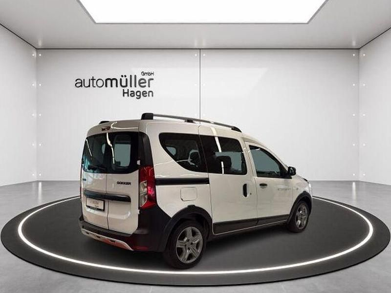 Gebraucht Dacia Dokker Stepway 131 PS (96 kW) 2020 Weiß Van / Kleinbus
