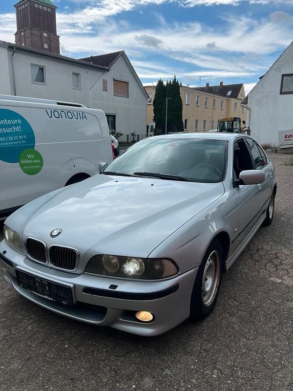 Silber Gebraucht 2001 BMW 525 M Sport Limousine | 2.499 € (Superpreis) - Bild 1/4