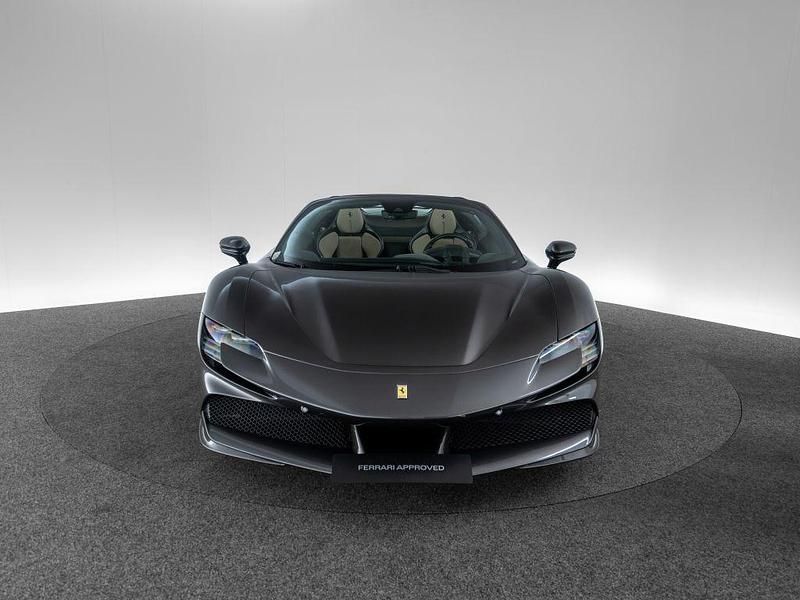 Gebraucht Ferrari SF90 999 PS (734 kW) 2022 Grau Cabrio