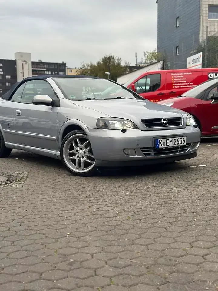 Gebraucht Opel Astra Edition 147 PS (108 kW) 2003 Cabrio