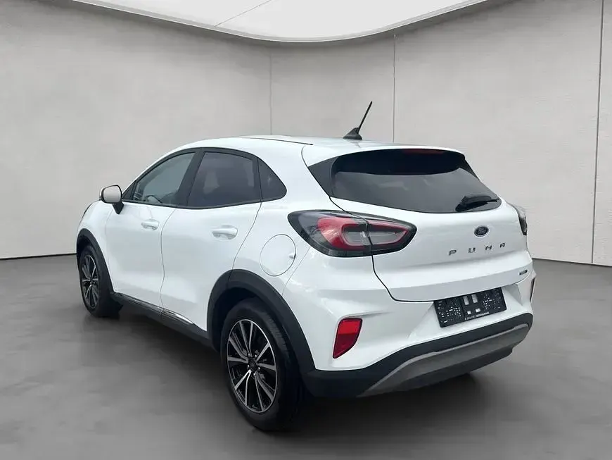 Gebraucht Ford Puma Titanium 125 PS (91 kW) 2022 Frozen white SUV