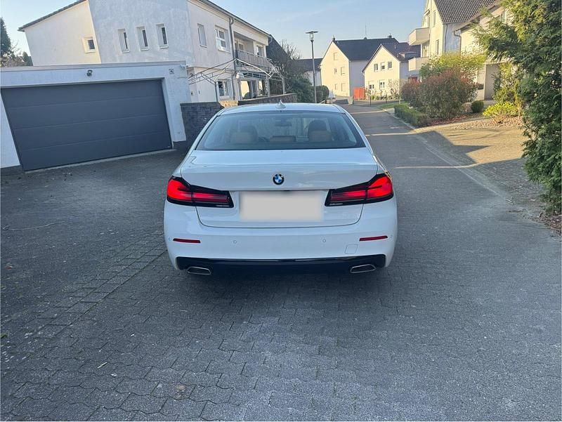 Gebraucht BMW 520 190 PS (139 kW) 2023 Weiß Limousine