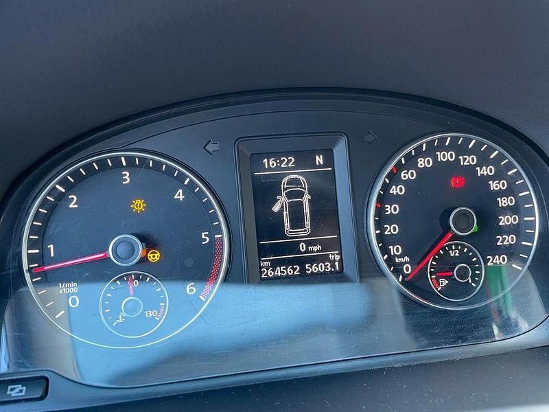 Gebraucht VW Touran Trendline 105 PS (77 kW) 2011 Schwarz Van / Kleinbus