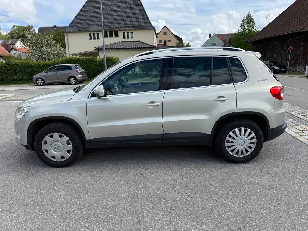 Gebraucht VW Tiguan Team 150 PS (110 kW) 2010 Silber SUV