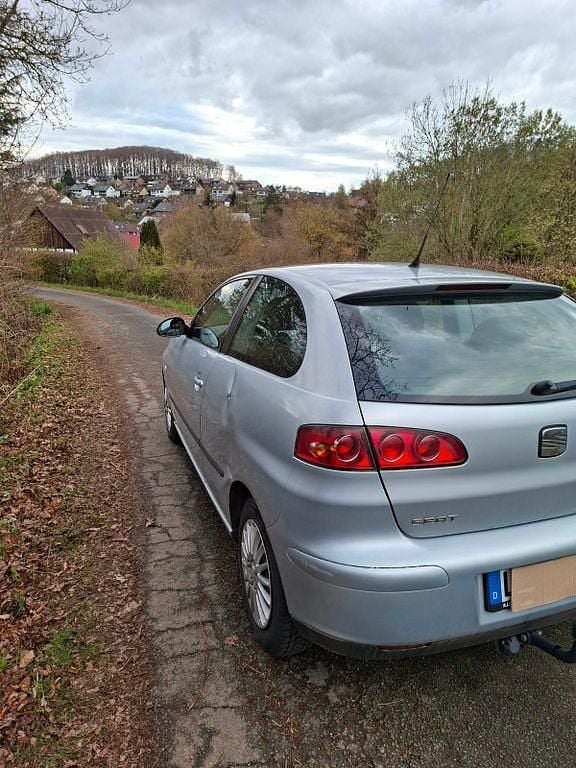 Second-hand Seat Ibiza Reference 75 CP (55 kW) 2005 Argintiu Hatchback