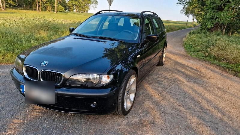 Schwarz Gebraucht 2004 BMW 320 Kombi | 3.350 € (Guter Preis) - Bild 1/4