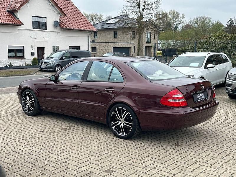 Gebraucht Mercedes E280 190 PS (139 kW) 2005 Rot Limousine