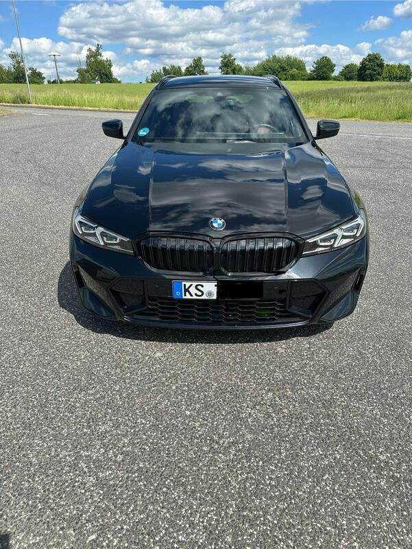 Schwarz Gebraucht 2023 BMW 330 Kombi | 39.850 € (Fairer Preis) - Bild 1/4