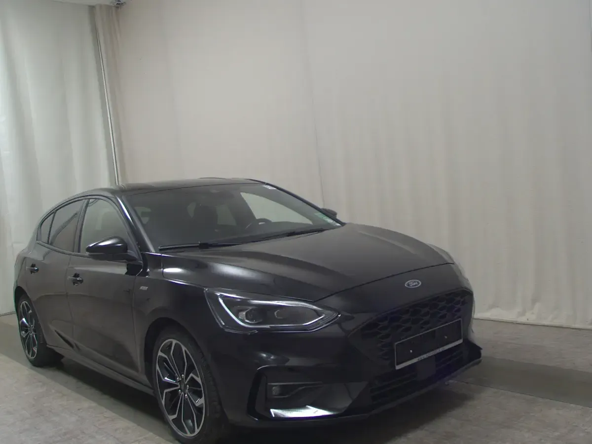 Gebraucht Ford Focus ST-Line 150 PS (110 kW) 2020 Schwarz Limousine