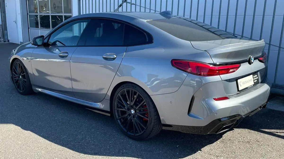 Gebraucht BMW M235 Efficient Dynamics 306 PS (225 kW) 2023 Skyscraper grau metallic Coupé