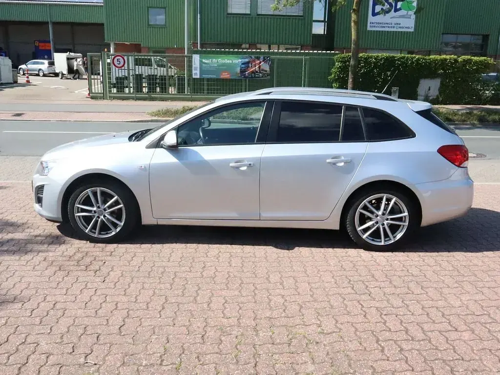 Gebraucht Chevrolet Cruze LT 140 PS (102 kW) 2012 Silber Kombi