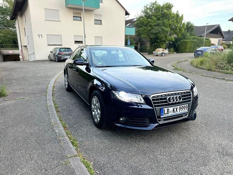 Blau Gebraucht 2010 Audi A4 Ambition Limousine | 6.500 € (Fairer Preis) - Bild 1/4