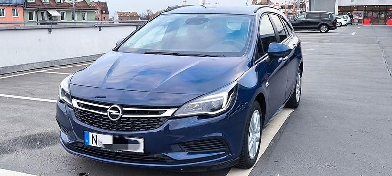 Blau Gebraucht 2017 Opel Astra Kombi | 6.350 € (Fairer Preis) - Bild 1/4