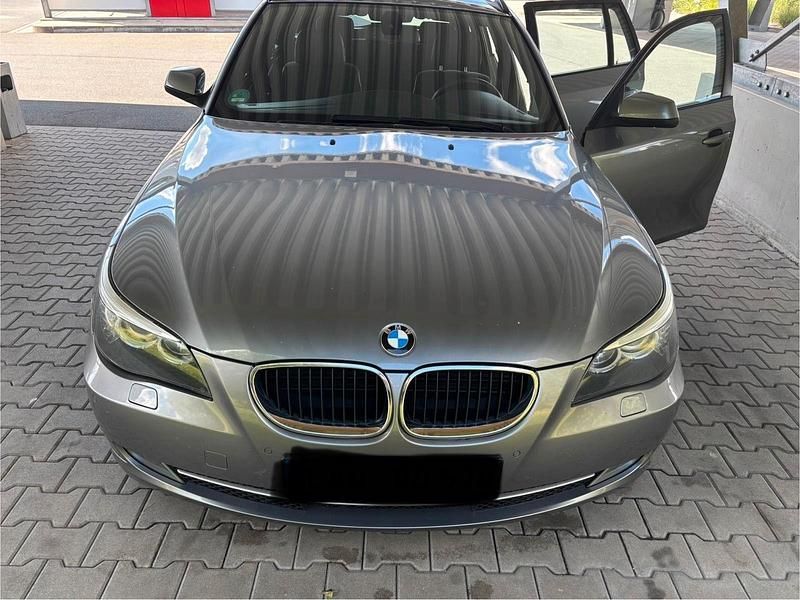 Gebraucht BMW 520 Exclusive 177 PS (130 kW) 2010 Silber Kombi
