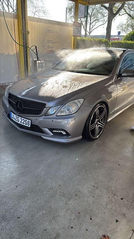 Grau Gebraucht 2009 Mercedes E350 AMG Coupé | 8.000 € (Superpreis) - Bild 1/4