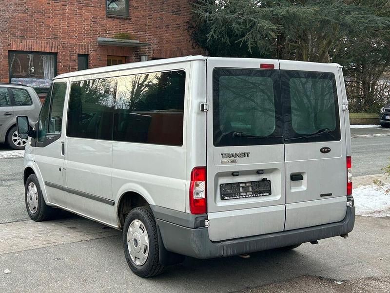 Gebraucht Ford Transit Trend 86 PS (63 kW) 2009 Silber Van / Kleinbus