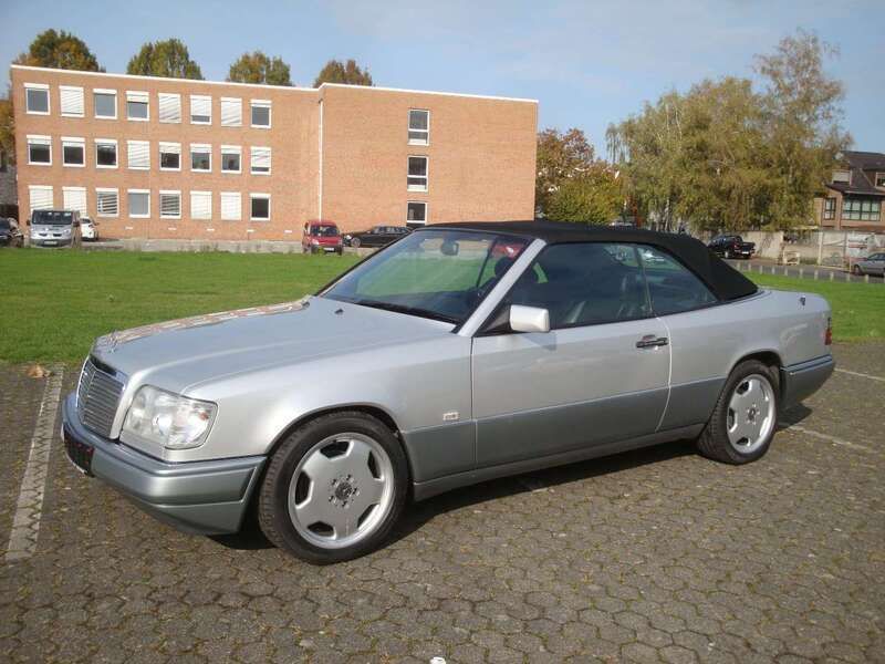 Silber Gebraucht 1996 Mercedes E220 AMG Cabrio | 39.999 € - Bild 1/4