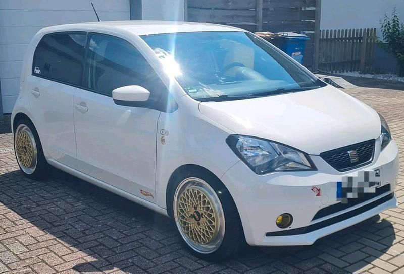 Weiß Gebraucht 2010 Seat Mii Kleinwagen | 6.300 € (Teuer) - Bild 1/4