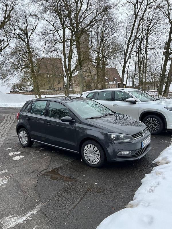 Gebraucht VW Polo 60 PS (44 kW) 2015 Grau Kleinwagen
