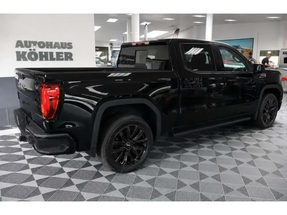 Neu GMC Sierra 419 PS (308 kW) 2026 Schwarz Pickup
