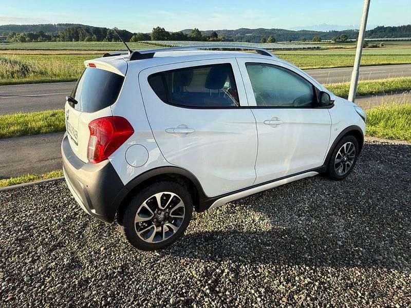 Gebraucht Opel Karl Rocks 73 PS (53 kW) 2019 Weiß Kleinwagen