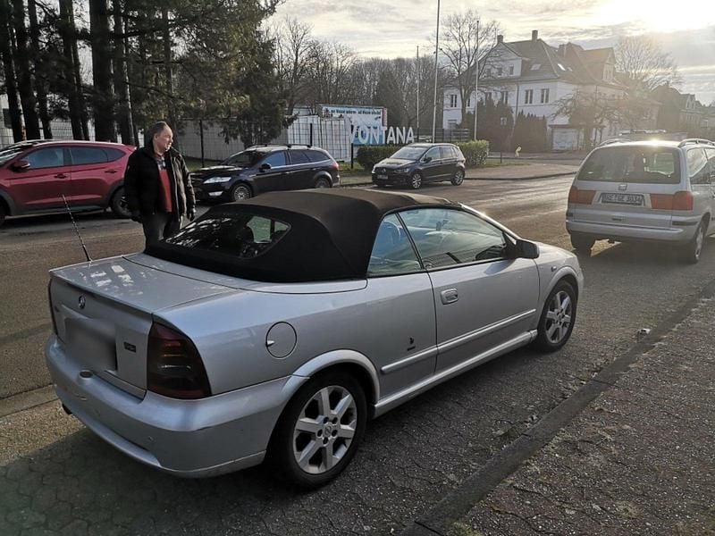 Gebraucht Opel Astra Cabriolet 125 PS (91 kW) 2003 Silber Cabrio
