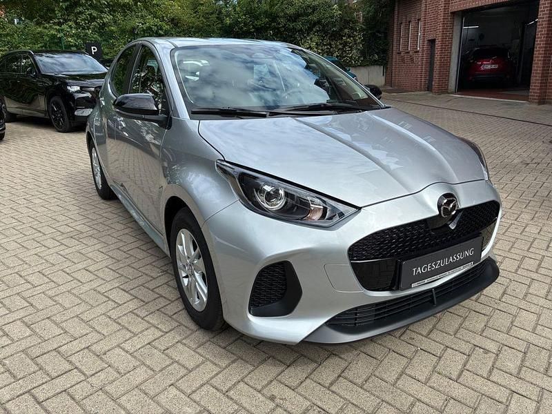 Silber Neu 2025 Mazda 2 Center-Line Limousine | 21.990 € (Guter Preis) - Bild 1/4