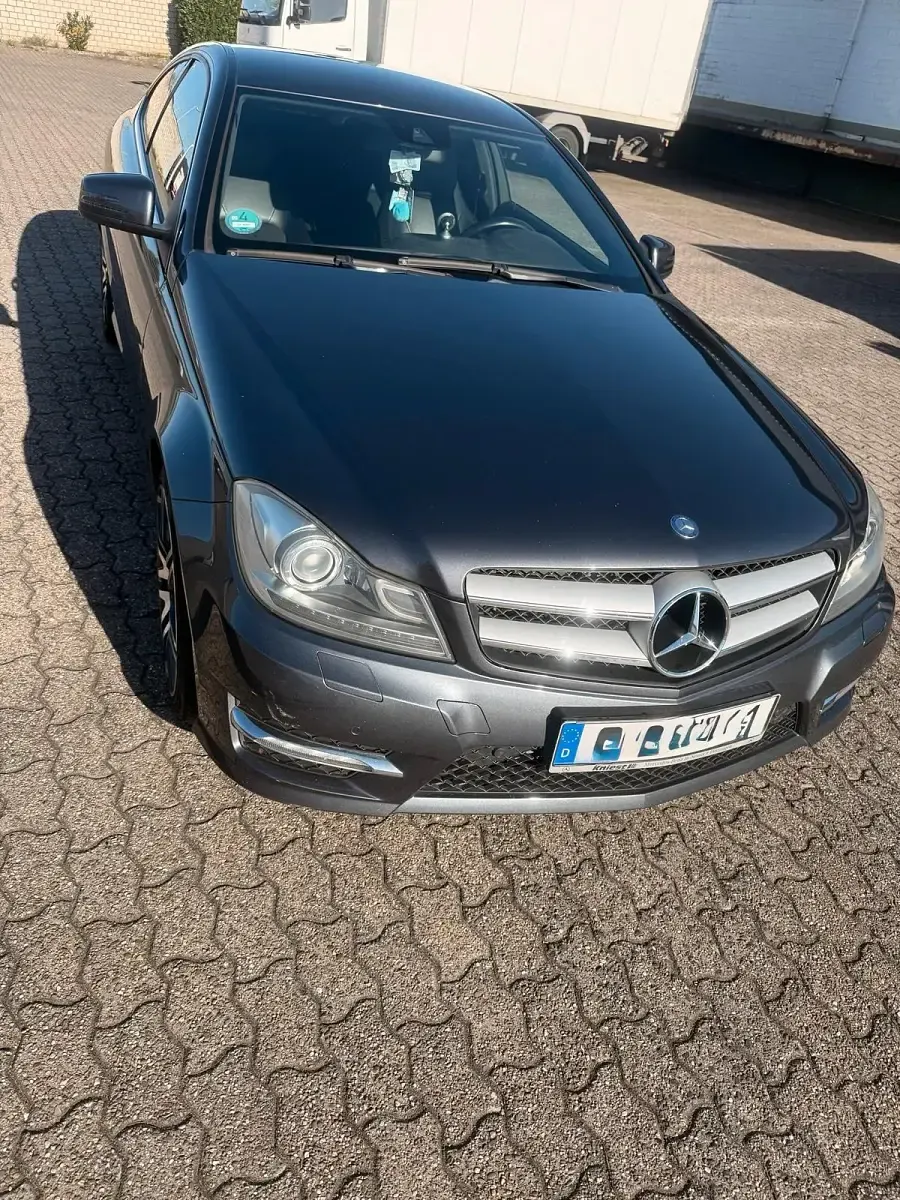 Gebraucht Mercedes C250 AMG 204 PS (150 kW) 2012 Grau Coupé