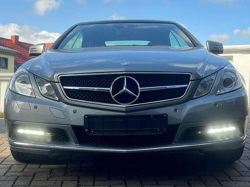 Grau Gebraucht 2012 Mercedes E200 Cabrio | 15.000 € (Guter Preis) - Bild 1/4
