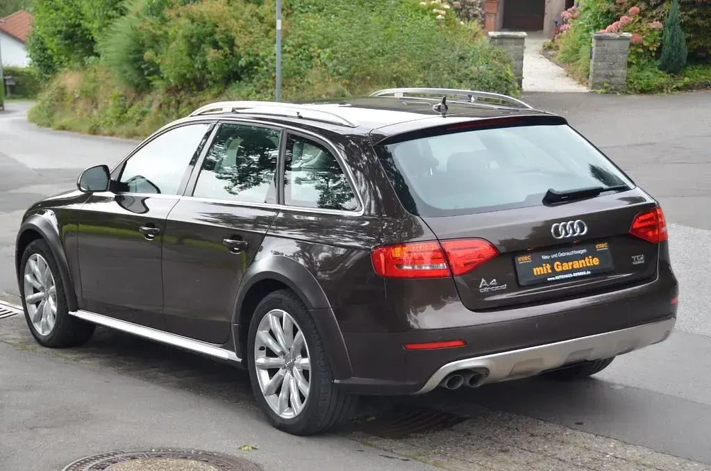 Gebraucht Audi A4 Allroad Sport 170 PS (125 kW) 2011 Teakbraun (metallic) Kombi