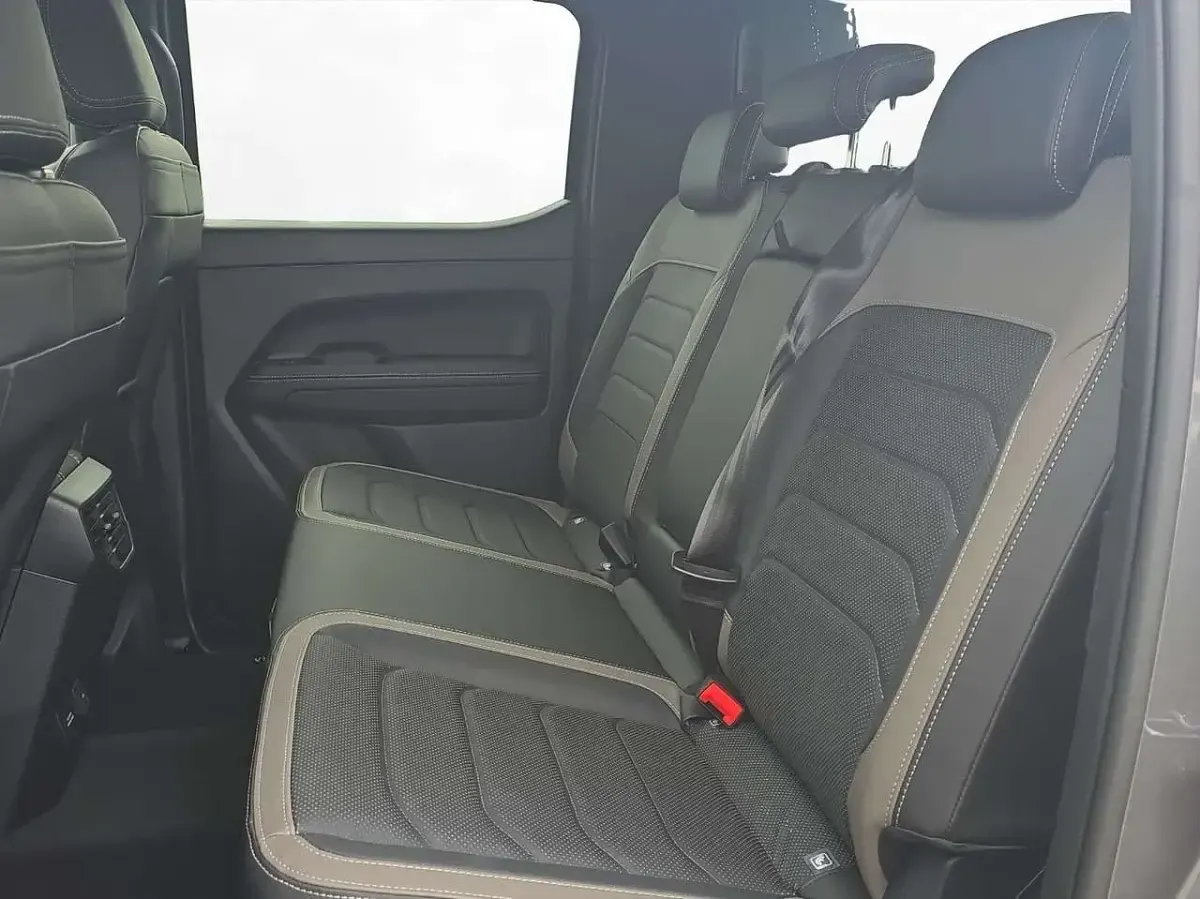 Neu VW Amarok Aventura 241 PS (177 kW) 2026 Dark grey metallic Pickup