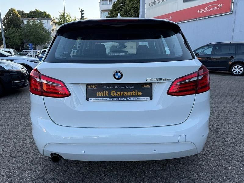 Gebraucht BMW 225 Active Tourer Advantage 136 PS (100 kW) 2016 Weiß Van / Kleinbus