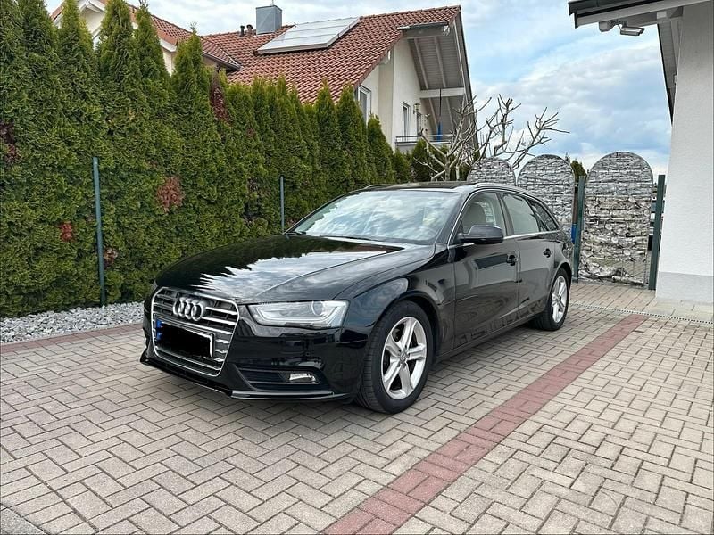 Second-hand Audi A4 150 CP (110 kW) 2015 Negru Break